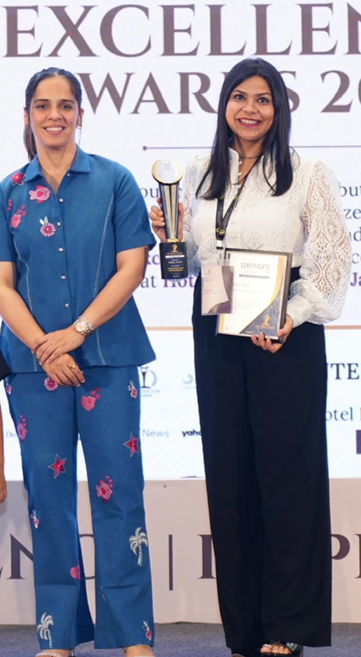 Dr. Gargi A. Jaitleey पुरस्कार और प्रमाणपत्र के साथ